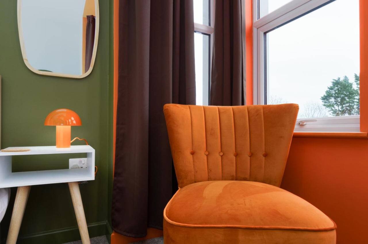 Apartment Two - Private Car Park, Comfortable And Well Equipped - By Ocean City Retreats Plymouth Esterno foto