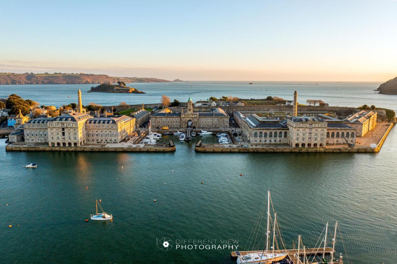 Apartment Two - Private Car Park, Comfortable And Well Equipped - By Ocean City Retreats Plymouth Esterno foto