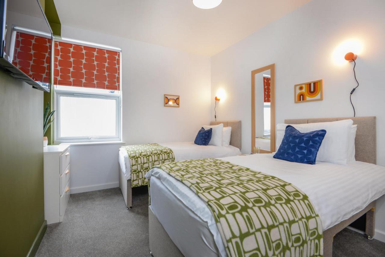 Apartment Two - Private Car Park, Comfortable And Well Equipped - By Ocean City Retreats Plymouth Esterno foto